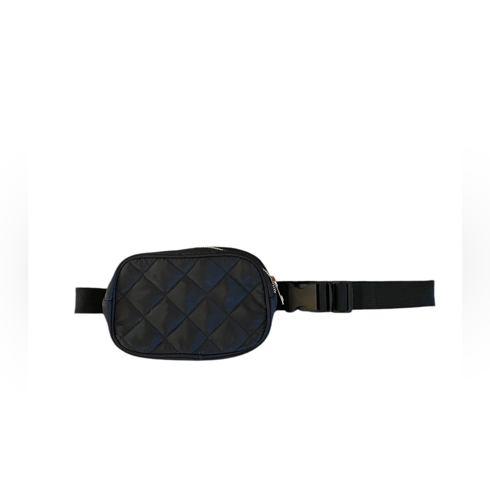 NWOT Unbranded Quilted Black Belt Bag